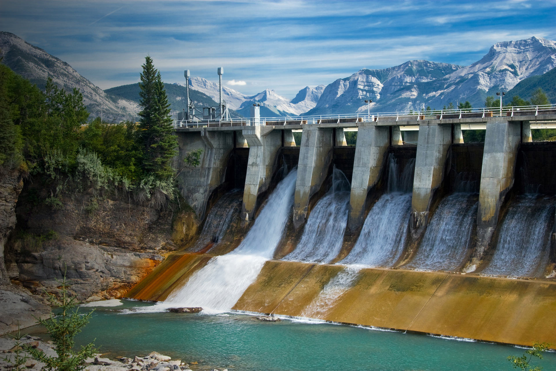 https://cwf-fcf.org/assets/images/dam-river-mountains-177332436.jpg