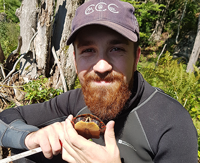 chris hinz with turtle