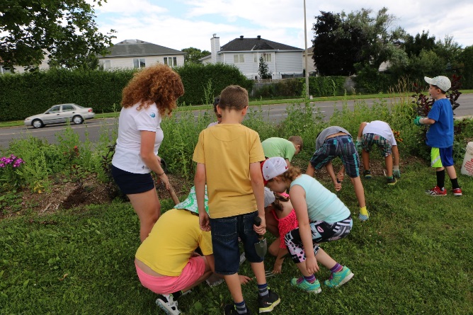 kids planting